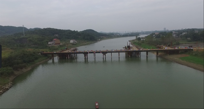 益婁高速第十一合同段漣水河大橋建設(shè)氣勢磅礴